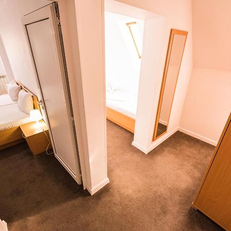 Hotel Manea Orszowa Zewnętrze zdjęcie