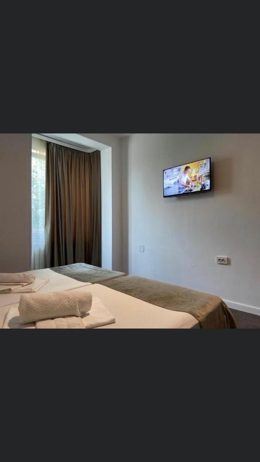 Hotel Manea Orszowa Zewnętrze zdjęcie