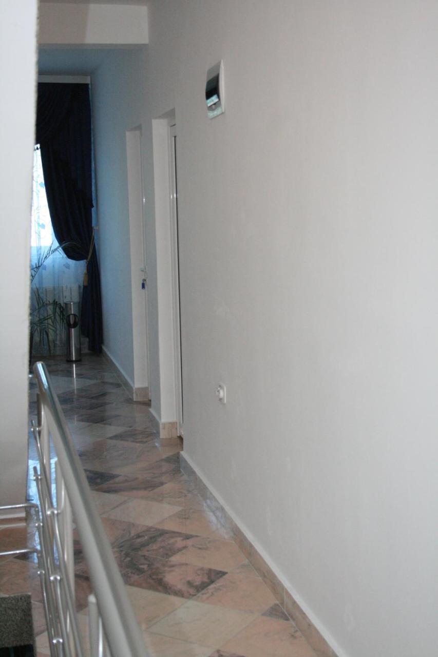 Hotel Manea Orszowa Zewnętrze zdjęcie