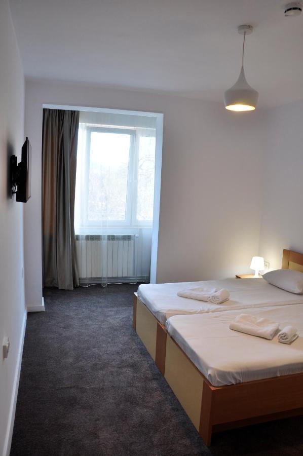 Hotel Manea Orszowa Zewnętrze zdjęcie