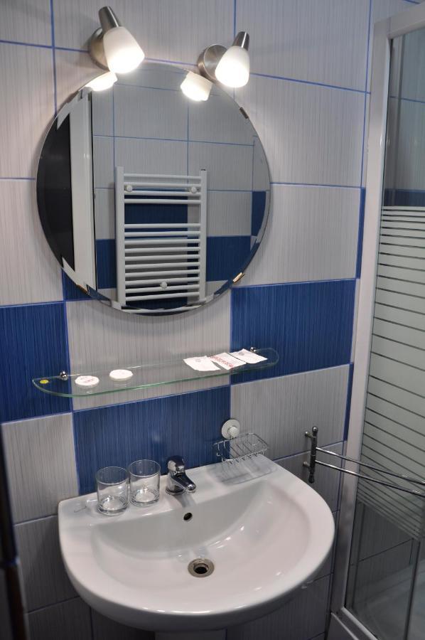 Hotel Manea Orszowa Zewnętrze zdjęcie