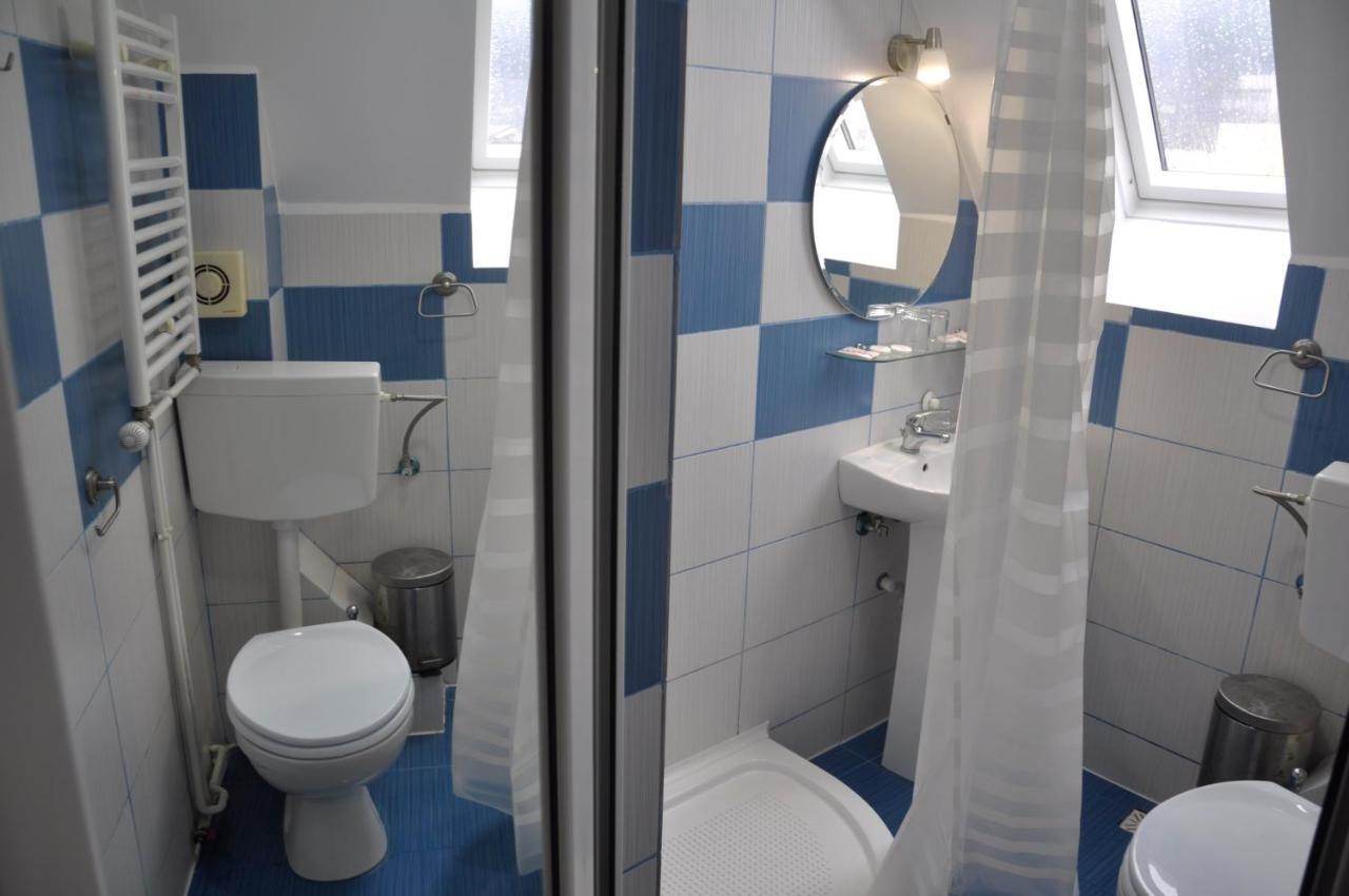 Hotel Manea Orszowa Zewnętrze zdjęcie