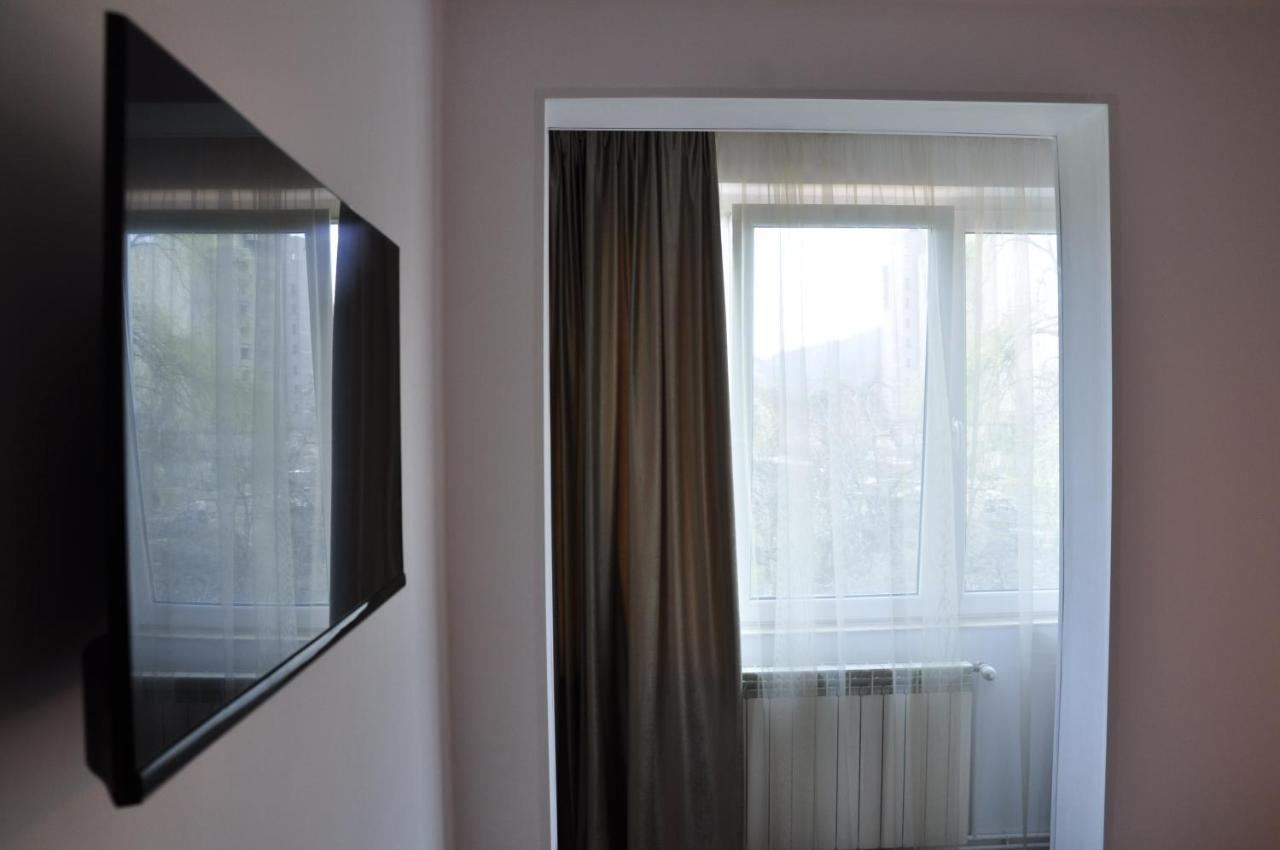 Hotel Manea Orszowa Zewnętrze zdjęcie