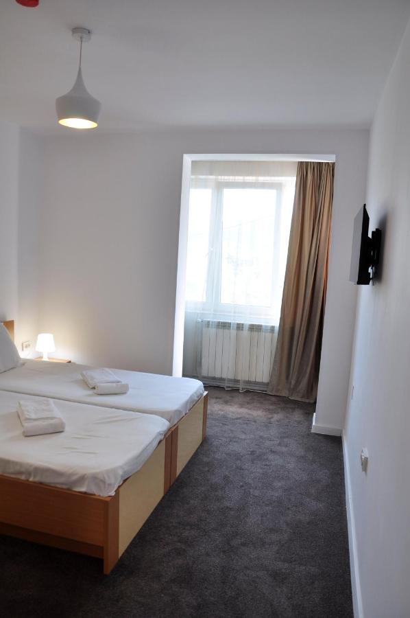 Hotel Manea Orszowa Zewnętrze zdjęcie