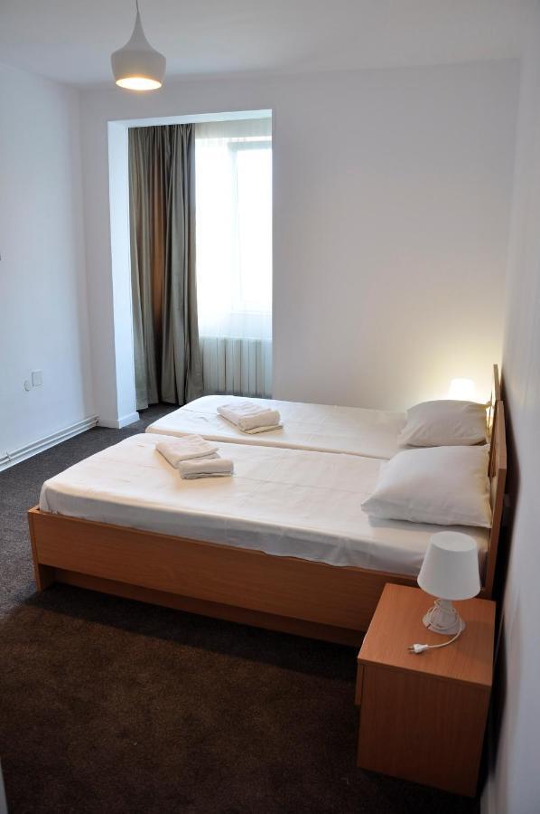 Hotel Manea Orszowa Zewnętrze zdjęcie