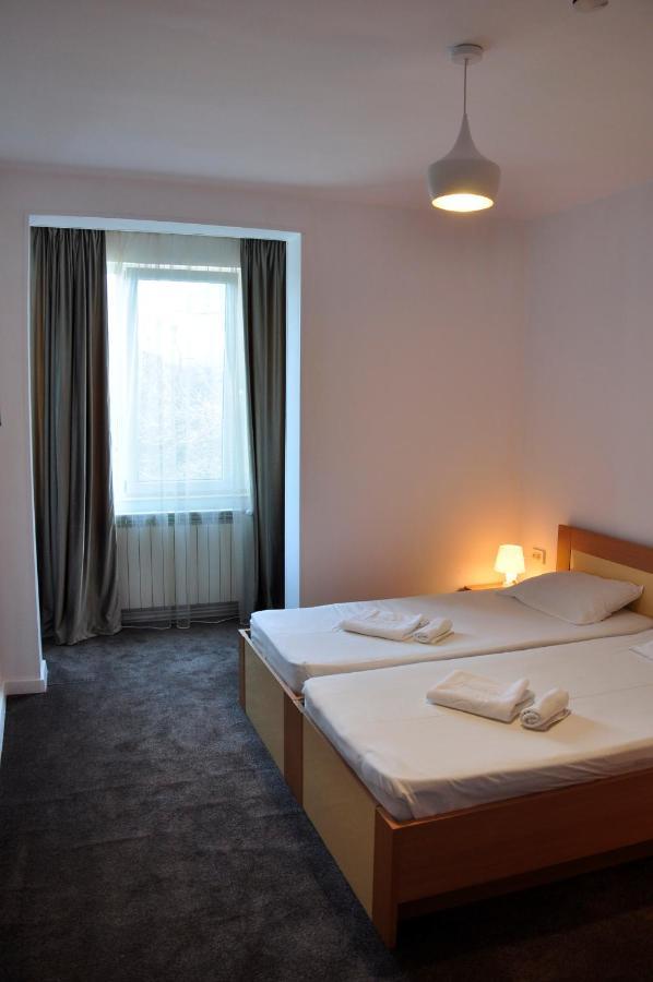 Hotel Manea Orszowa Zewnętrze zdjęcie