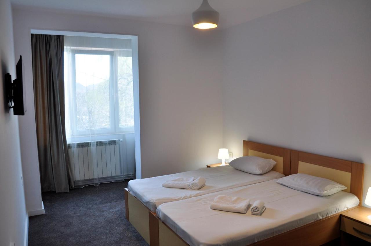 Hotel Manea Orszowa Zewnętrze zdjęcie